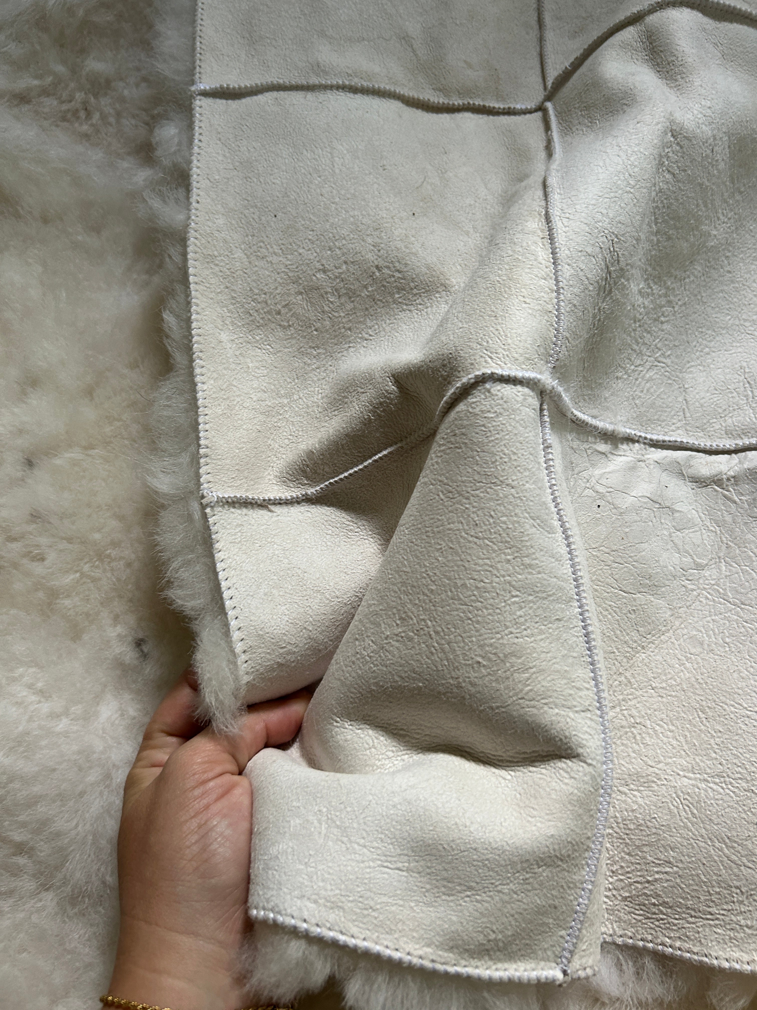 Quilt Spotted Ivory Shorn Sheepskin Area Rug