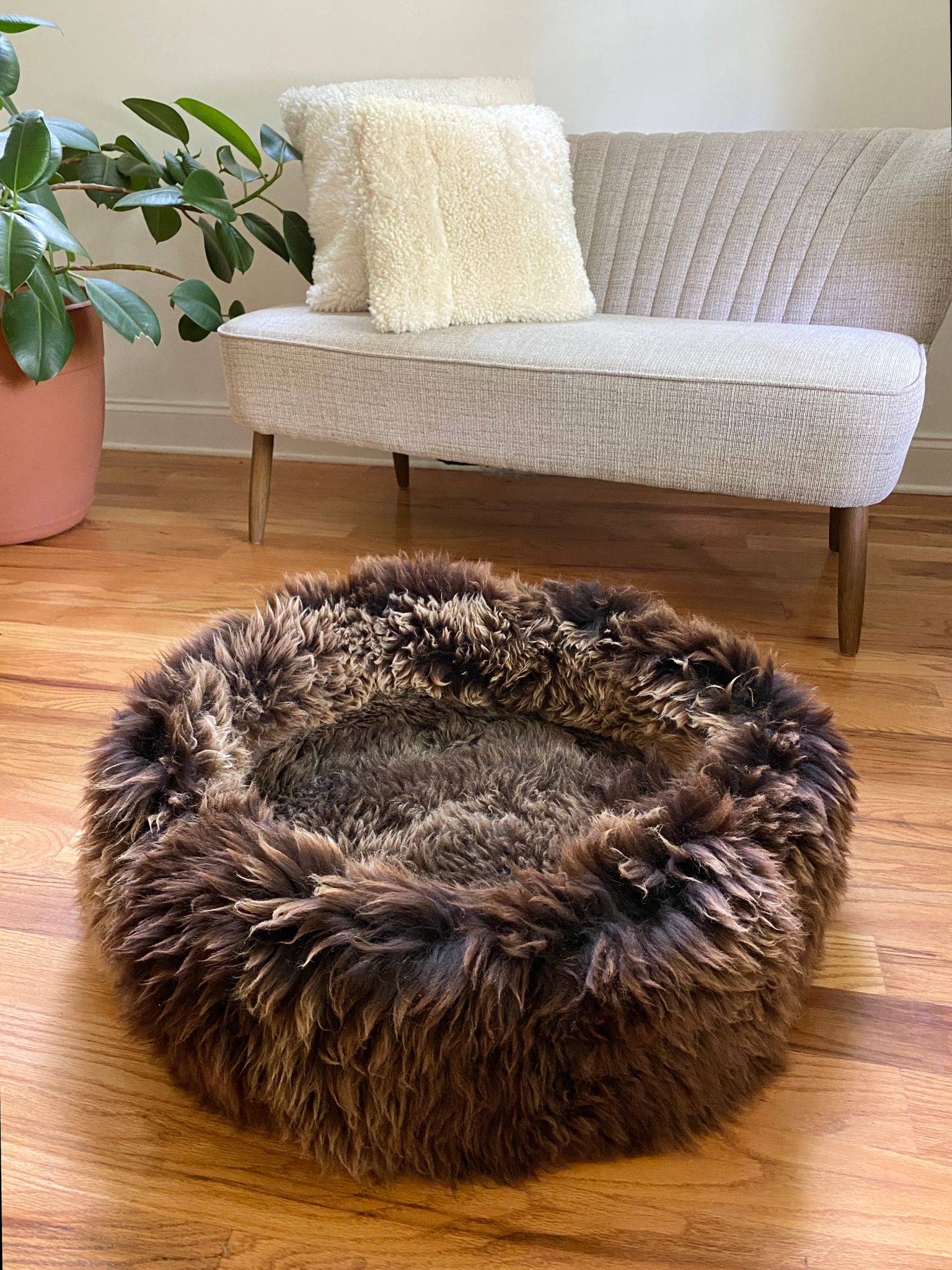 XL Brown Sheepskin Pet Bed