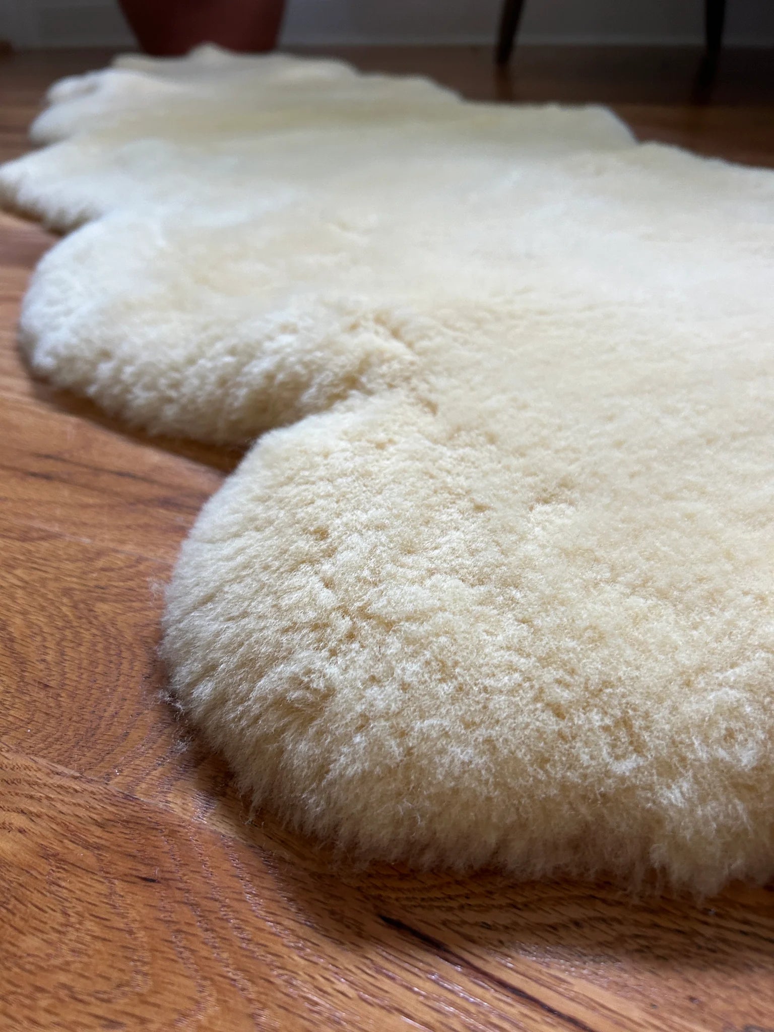 Edge-view of medical relugan double sheepskin