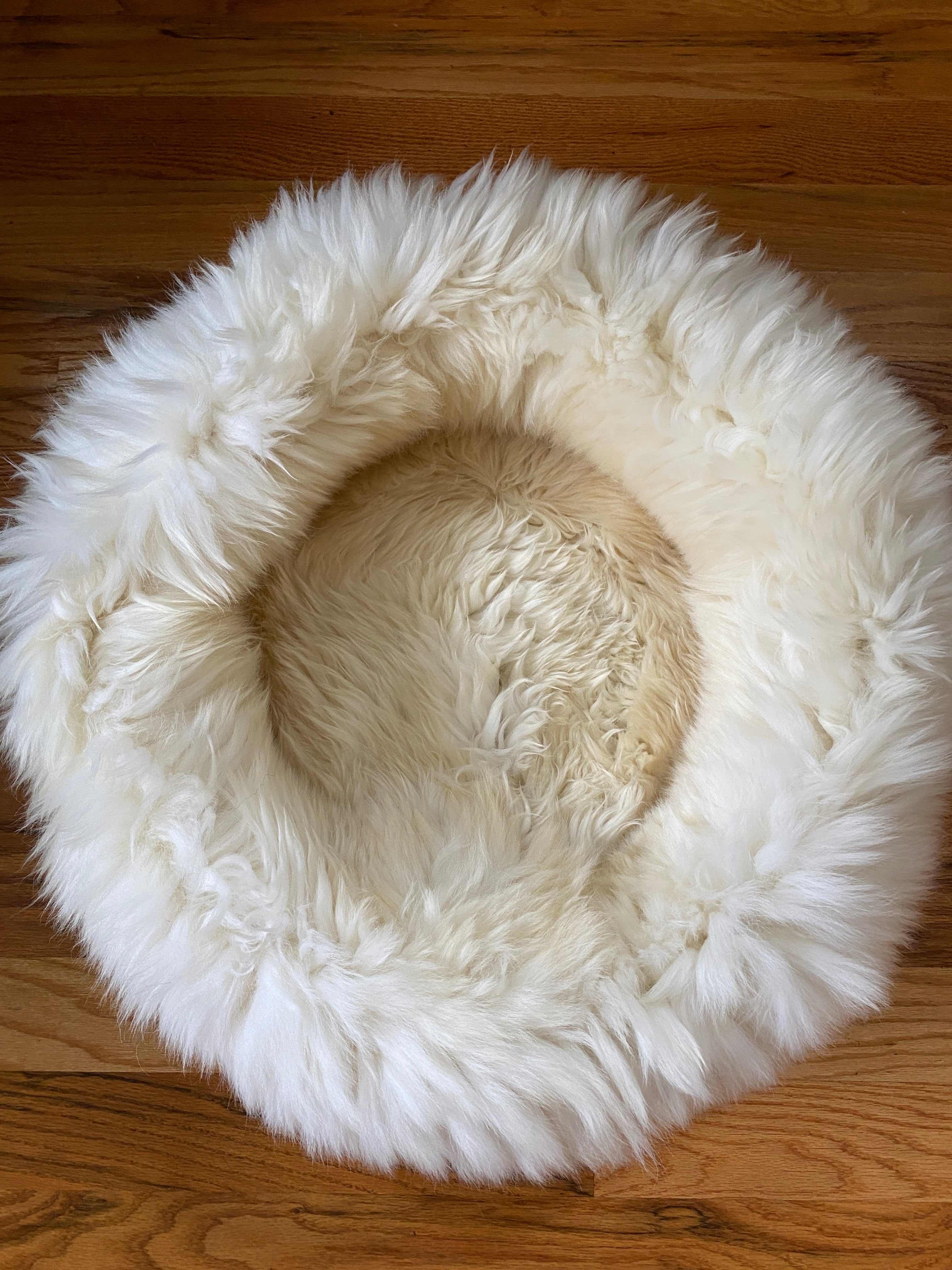 LARGE Plush Ivory Sheepskin Pet Bed