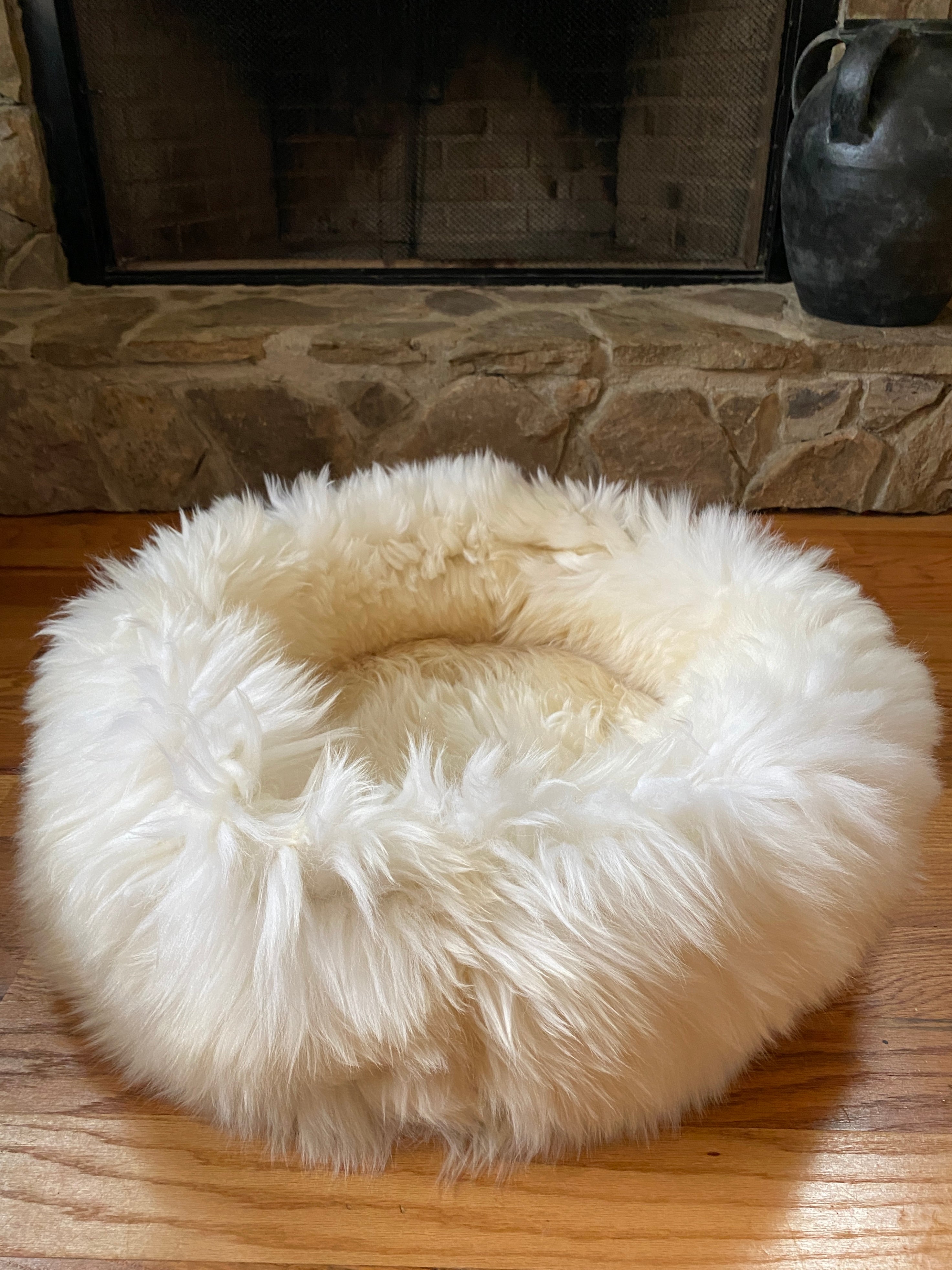 LARGE Plush Ivory Sheepskin Pet Bed