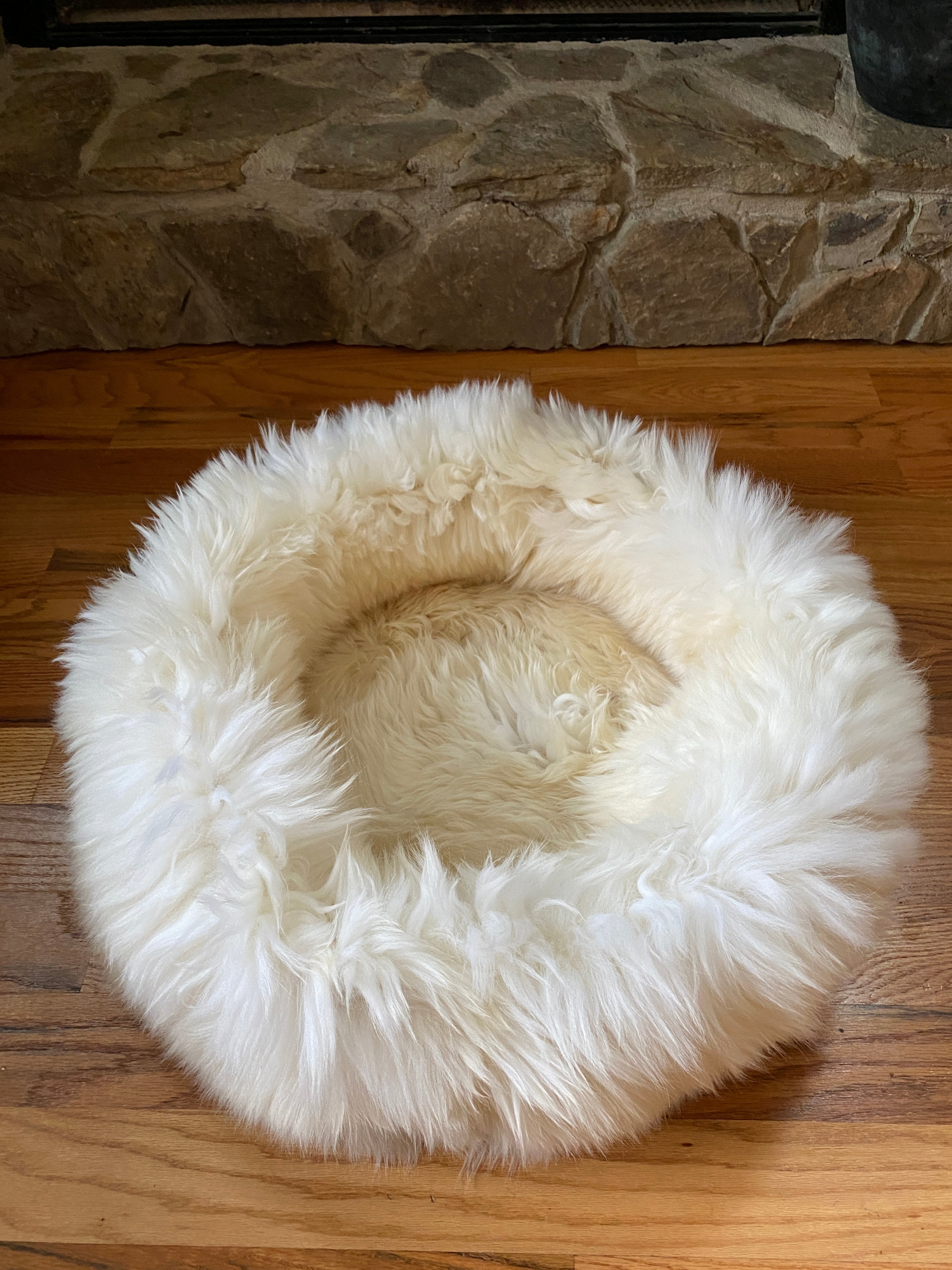 LARGE Plush Ivory Sheepskin Pet Bed