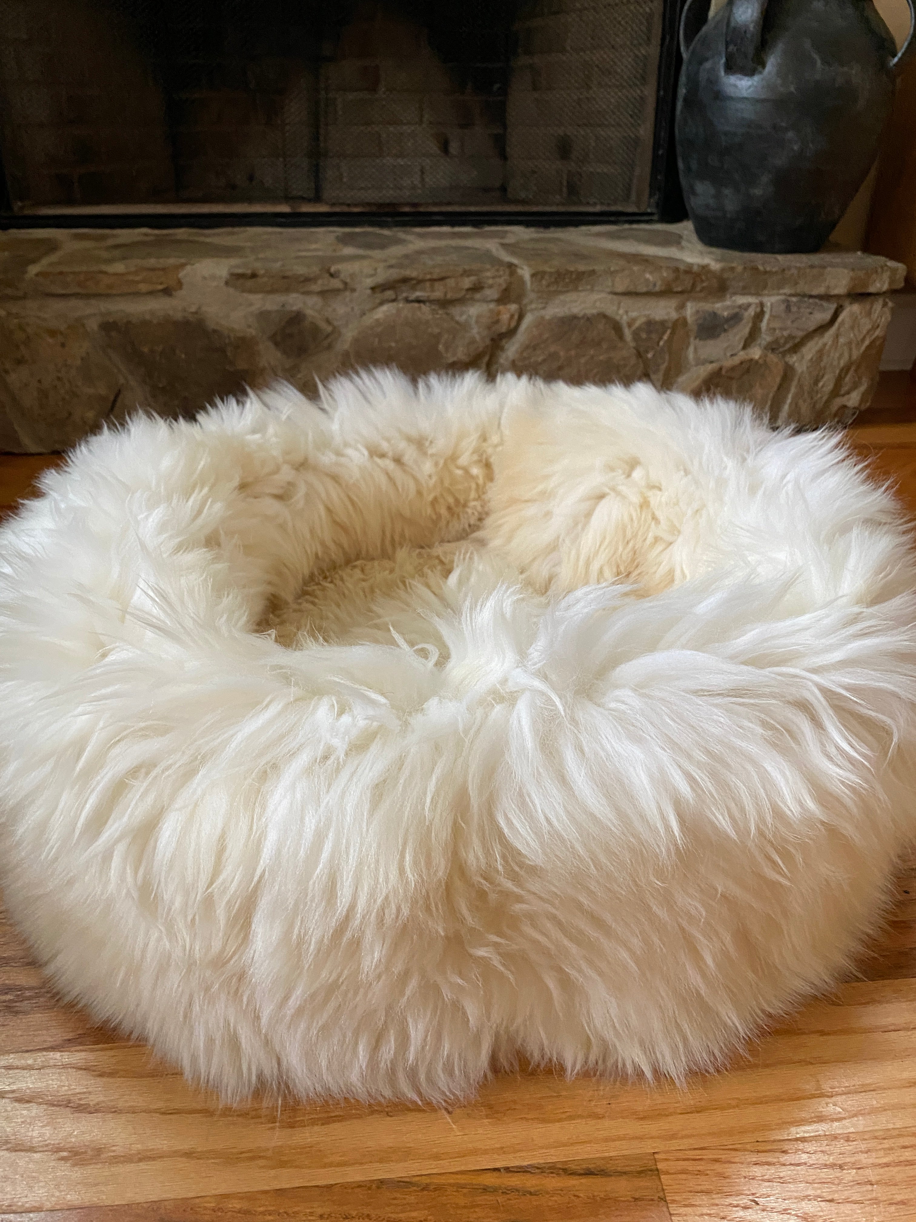 LARGE Plush Ivory Sheepskin Pet Bed