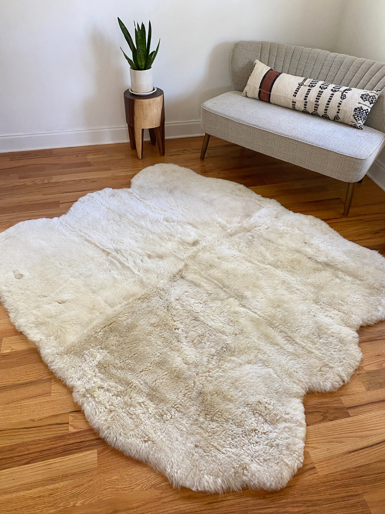 Extra Soft Shorn Ivory Sexto Sheepskin