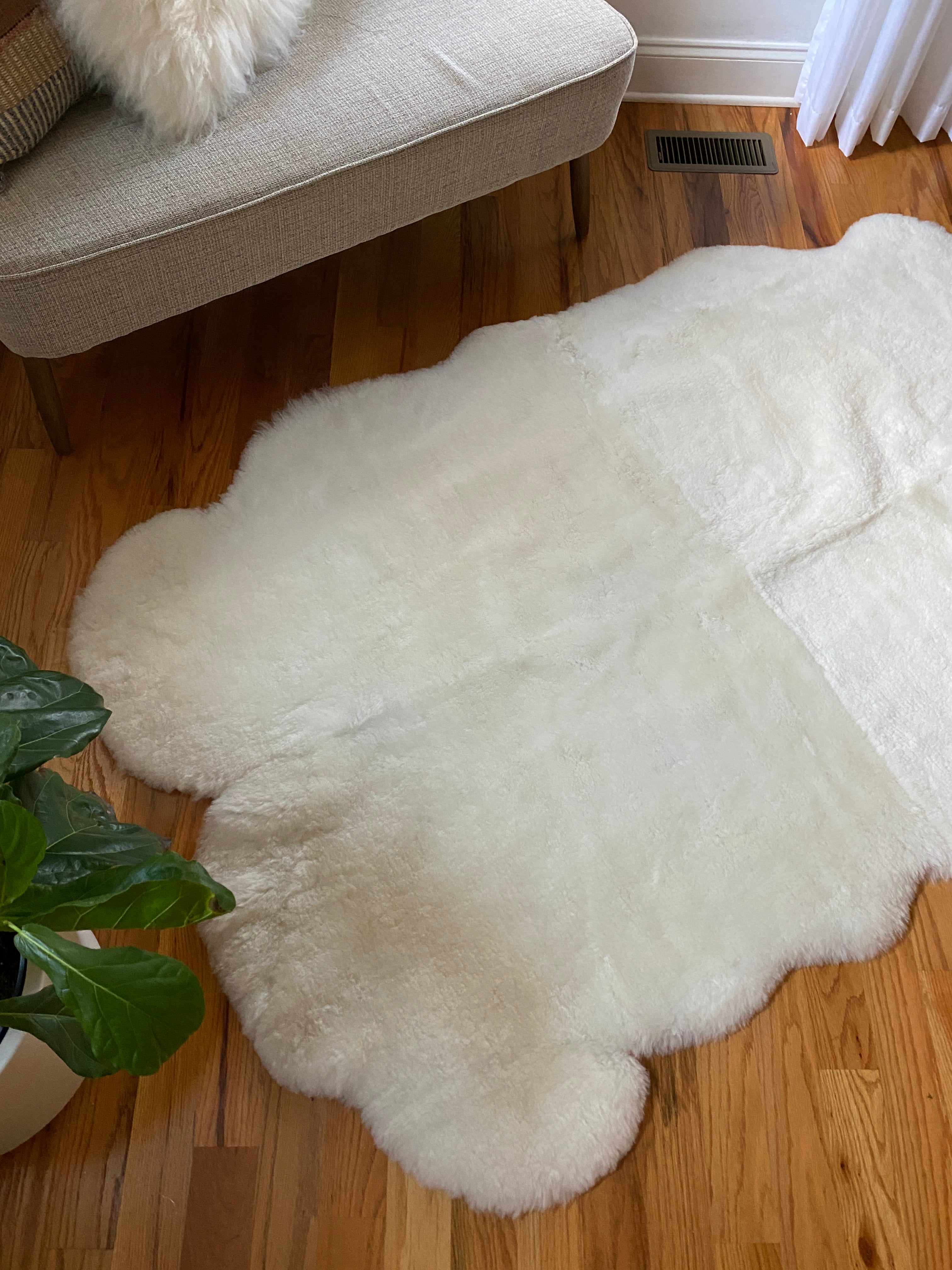 extra soft sheepskin rug