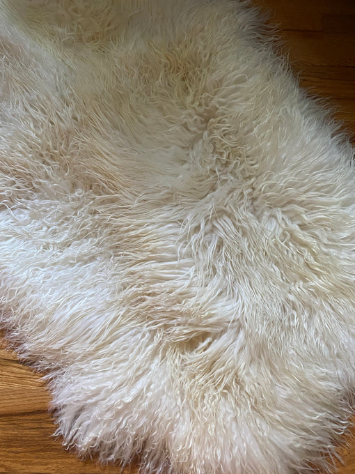 sheepskin rug for mediation space 