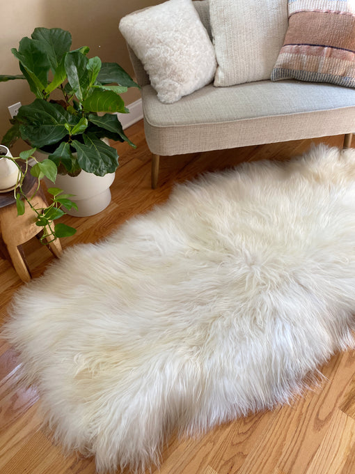 Ivory sheepskin rug 